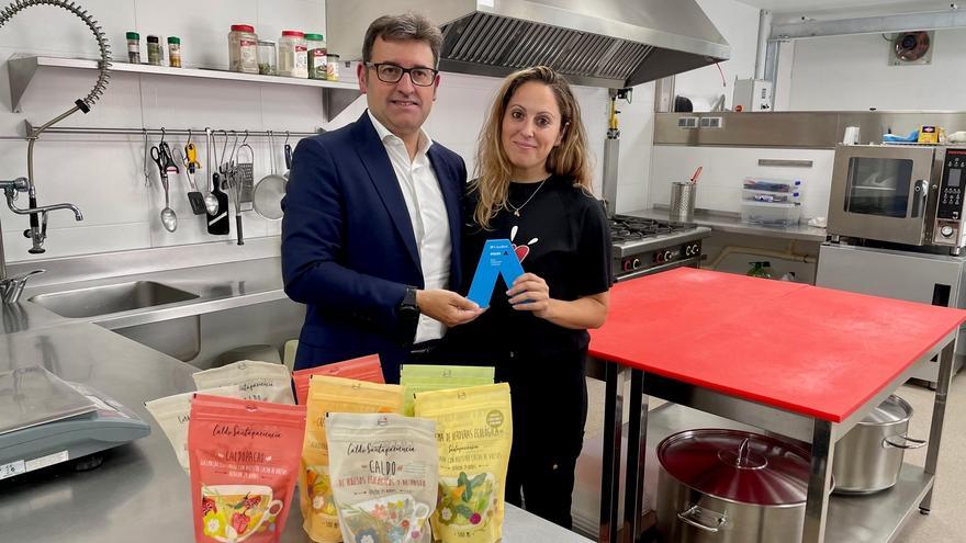 La navassenca Mercè Parcerisa es prepara per fer el salt comercial dels seus caldos Santa Paciència