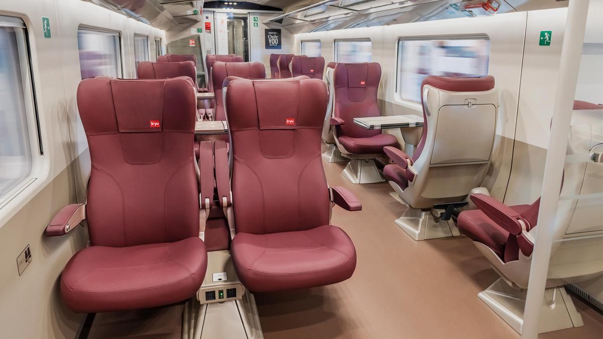 Asientos cómodos en un tren de Iryo