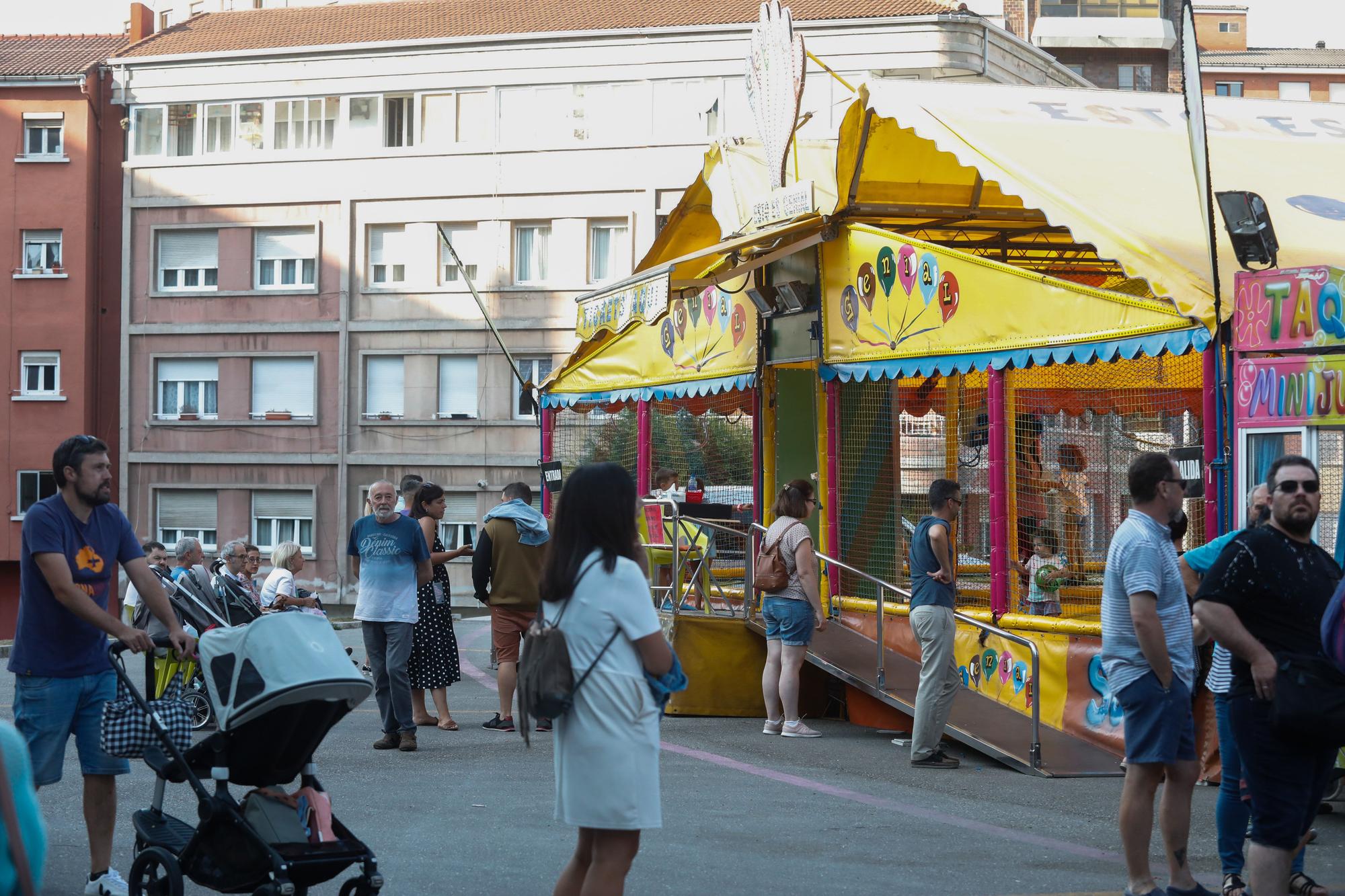 Las atracciones feriales de San Agustín ya están en Avilés