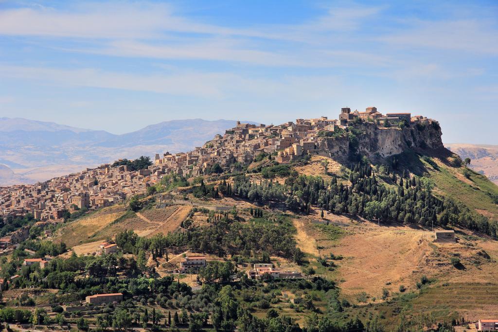 Este pueblo tiene su origen en el siglo XIV.