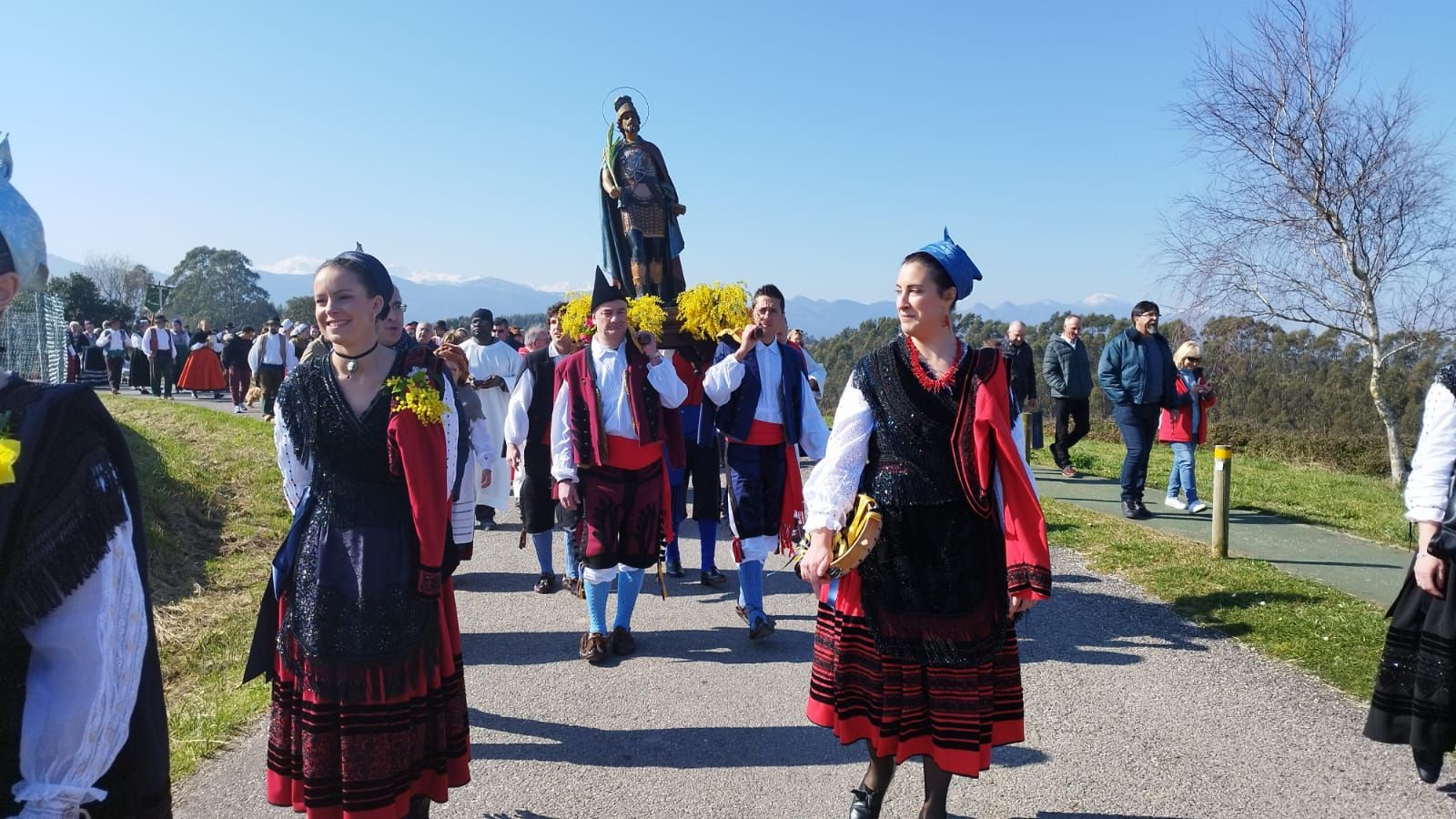 Pimiango celebra las fiestas de Santu Medé