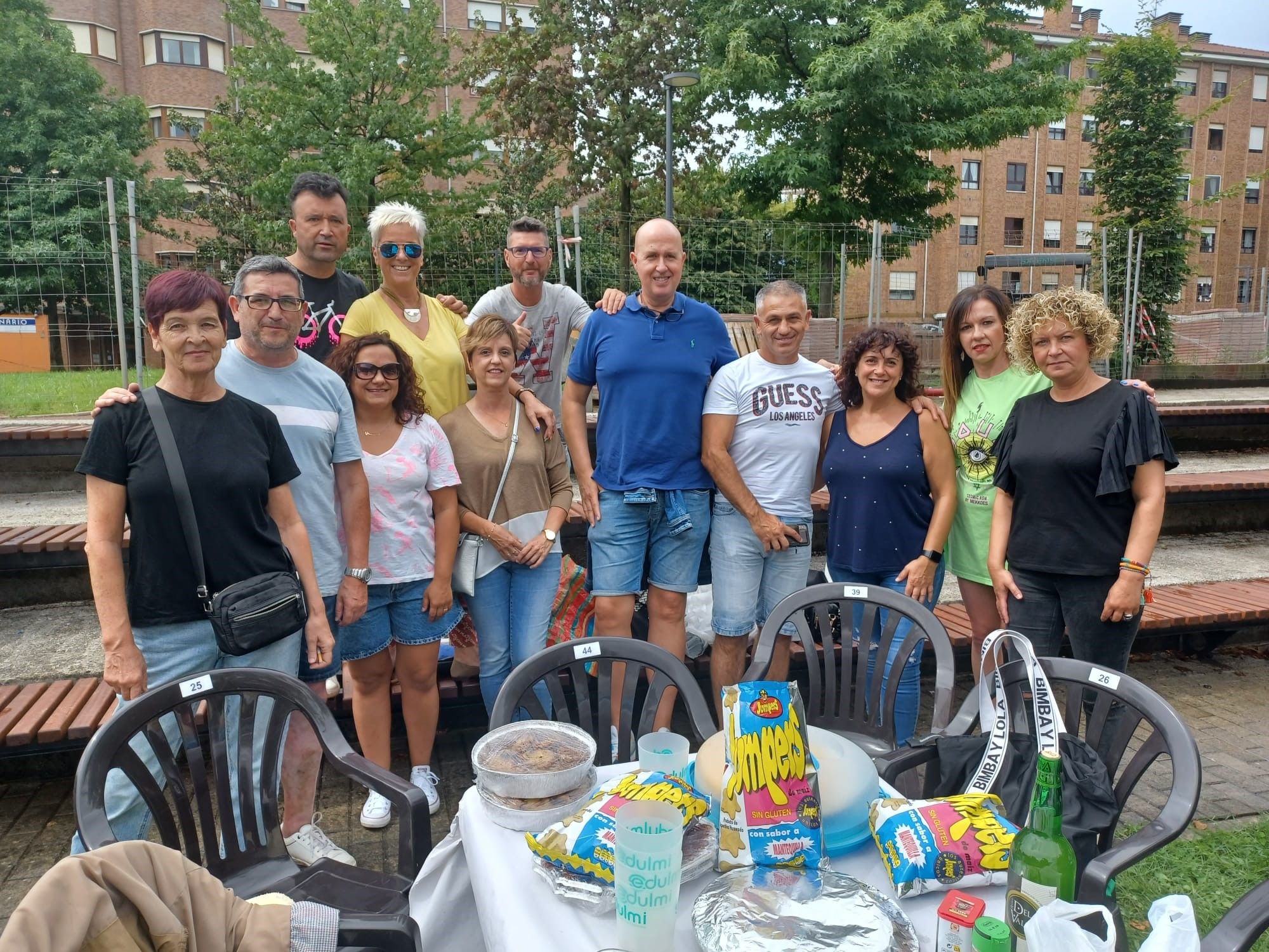 Lugones celebra su comida en la calle: "Que no falte la fiesta, que ya nos hacía falta"