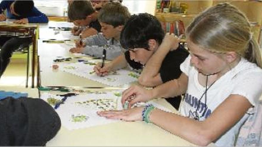 Alumnes del Serra de Picamill fent classe, aquesta setmana