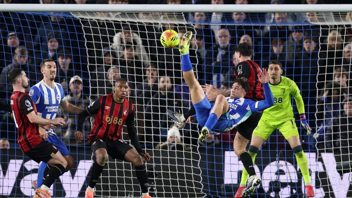 La chilena de Charalampos Kostoulas ante el Bournemouth