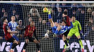 La chilena de Charalampos Kostoulas ante el Bournemouth