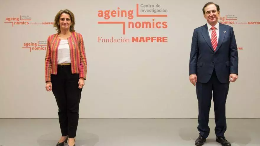La Fundación Mapfre crea un centro de investigación sobre la contribución social de los mayores de 55