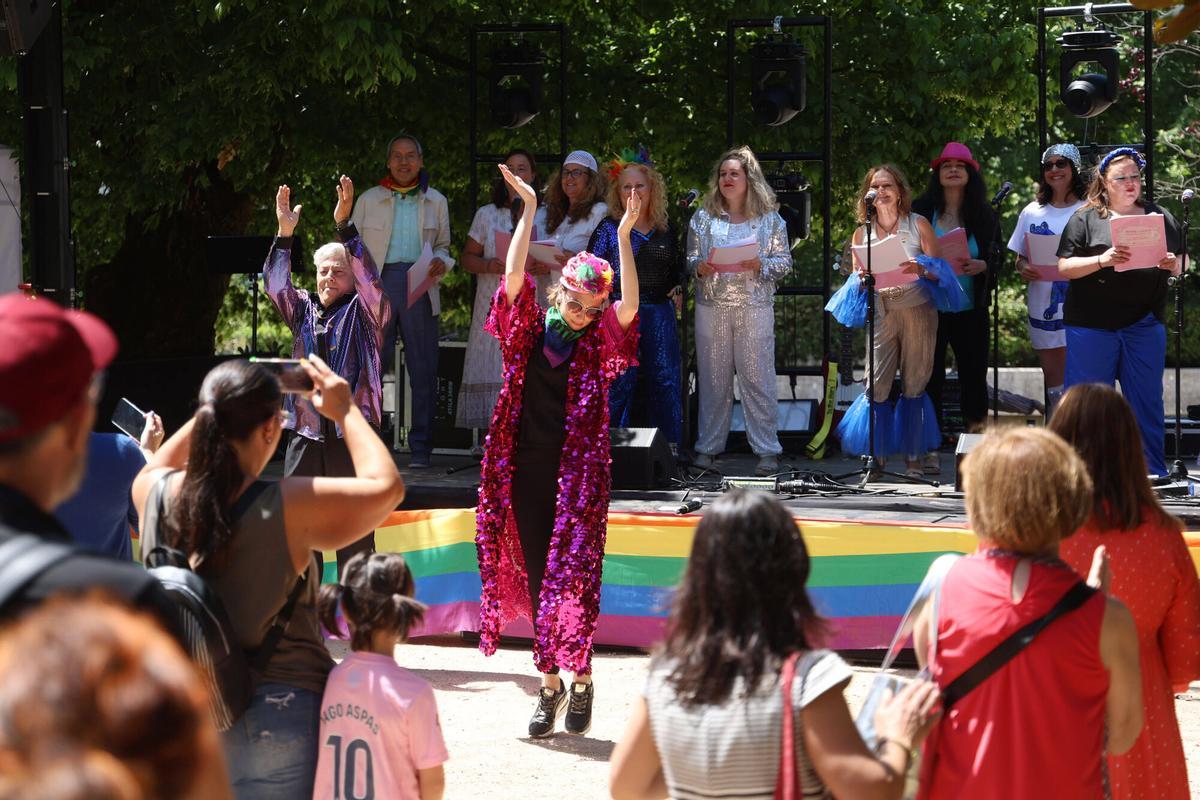 Pontevedra. Día del Orgullo LGTBI+. Sesión vermú en el Parque de las Palmeras