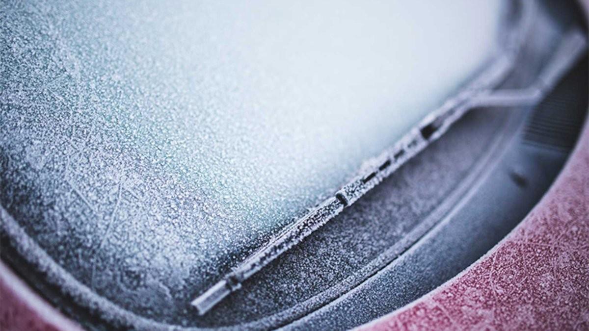 Así hay que cuidar el parabrisas cuando llega el invierno