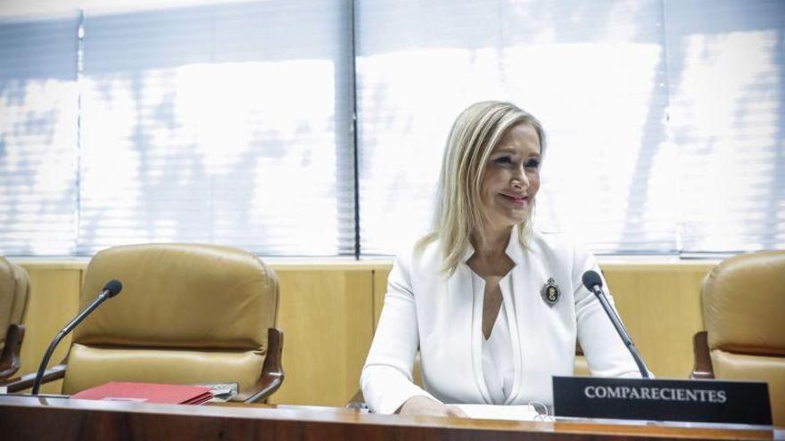 Cifuentes volverá a comparecer en la comisión de corrupción por el retraso con las actas del Canal