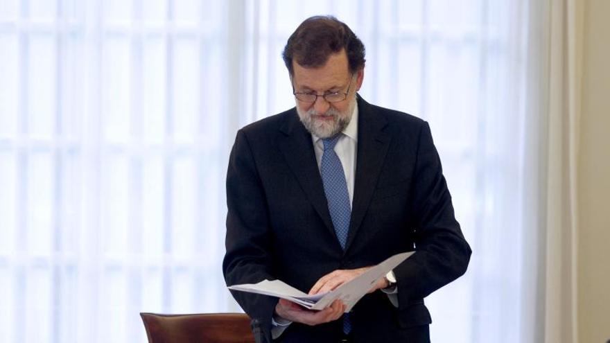DIRECTE | Rajoy cessa tot el govern català i convoca eleccions el 21 de desembre