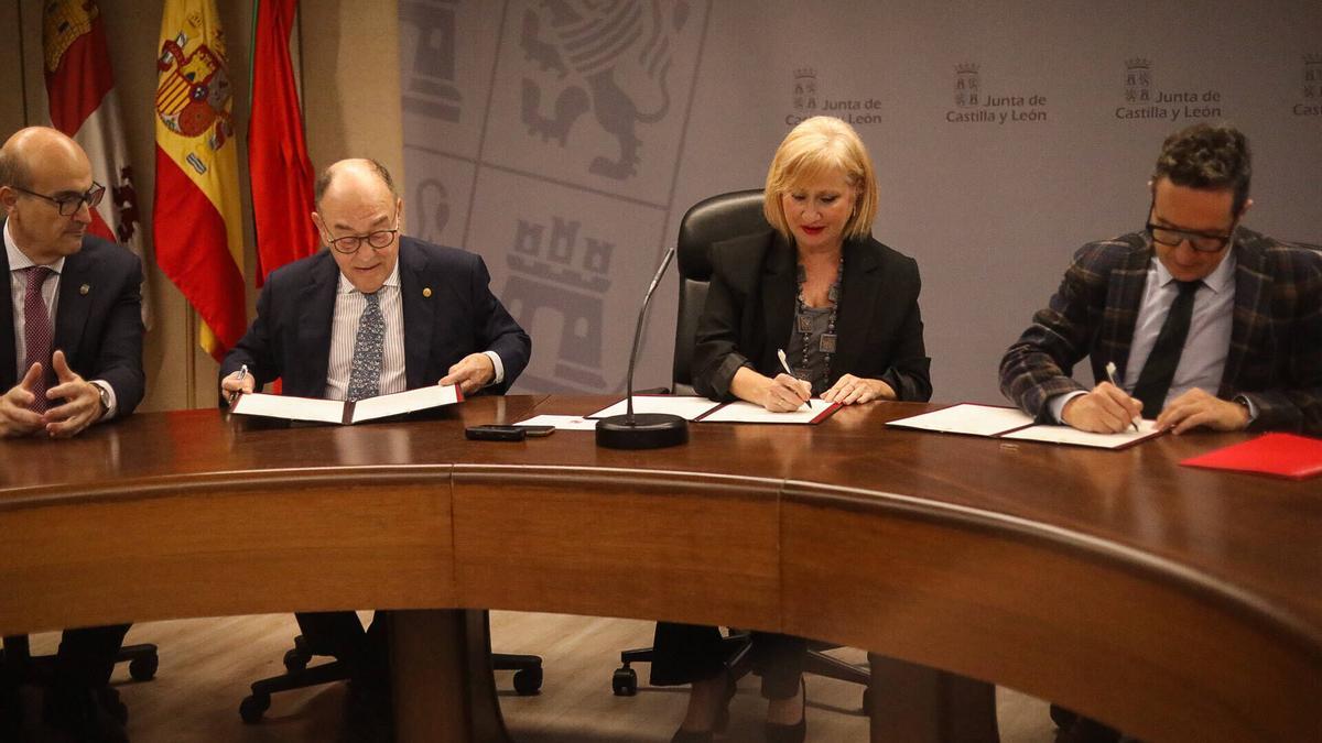 Zamora. Firma del acuerdo institucional para la puesta en marcha de "Zamora FutureLab", espacio de innovación tecnológica. En la Sala de reuniones de la Delegación Territorial de la Junta de Castilla y León en Zamora
