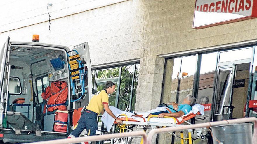 La pequeña se encuentra ingresada en el Hospital Vega Baja, en Orihuela.