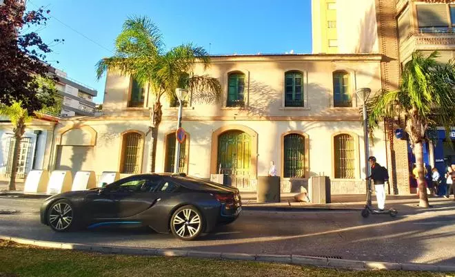 Torrevieja plantea lograr el suelo para la sede universitaria desprotegiendo un edificio en primera línea