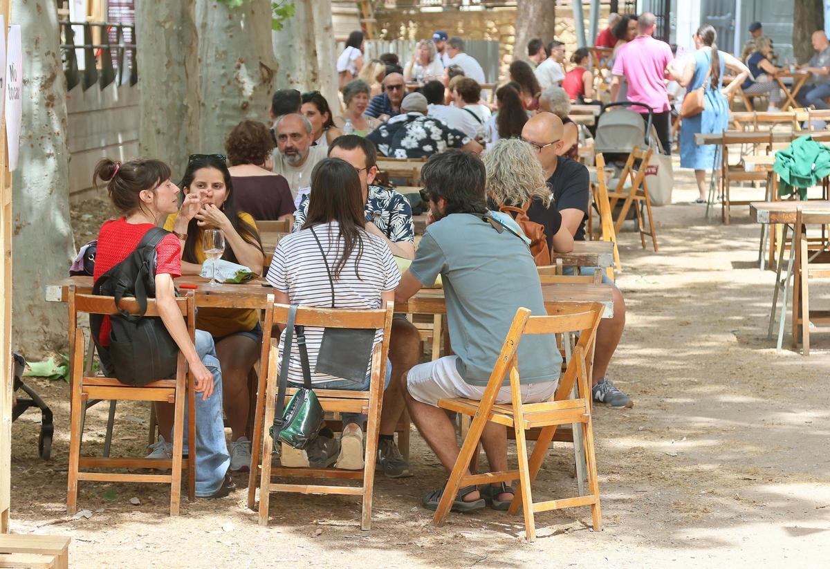 Les imatges de la mostra de vins de la ViBa al Pati del Casino de Manresa