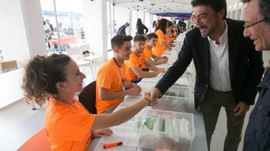 El nuevo alcalde en un acto celebrado ayer en la Plaza Séneca.