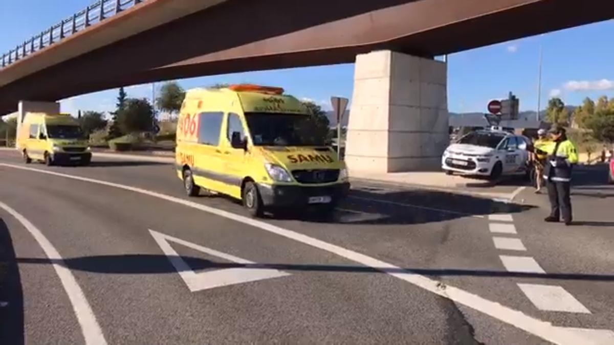 Una ambulancia del 061.
