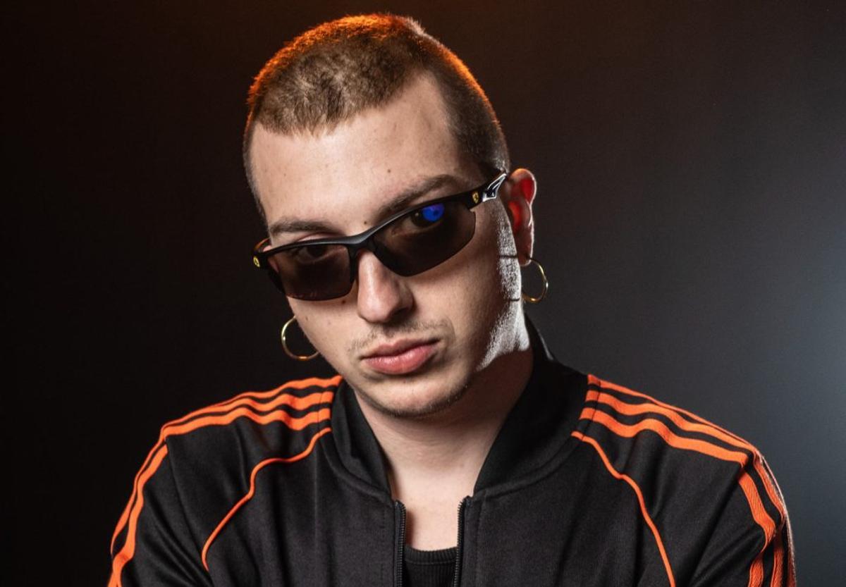 'Obra Social' es el nuevo trabajo del artista de Santiago, Ortiga