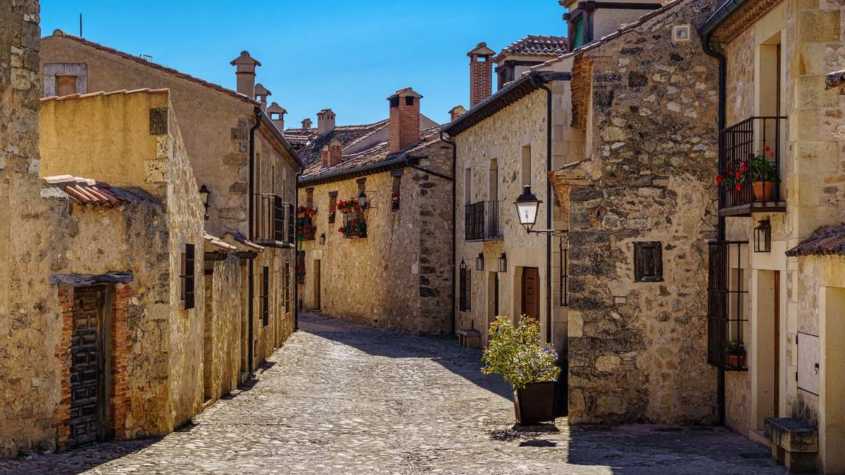 Ni San Gimignano, ni Carcassonne: el pueblo medieval mejor conservado del mundo está en España y es uno de los más bonitos del país