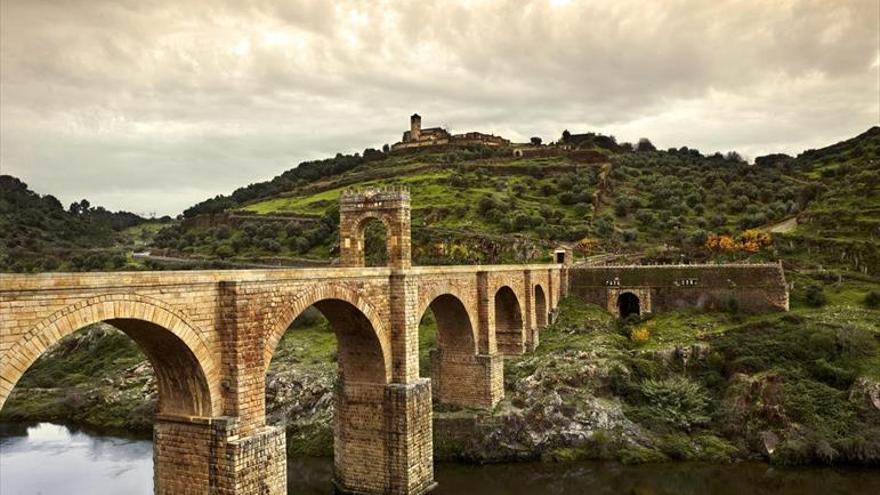 El PP lamenta que Vara abandone el plan del nuevo puente de Alcántara