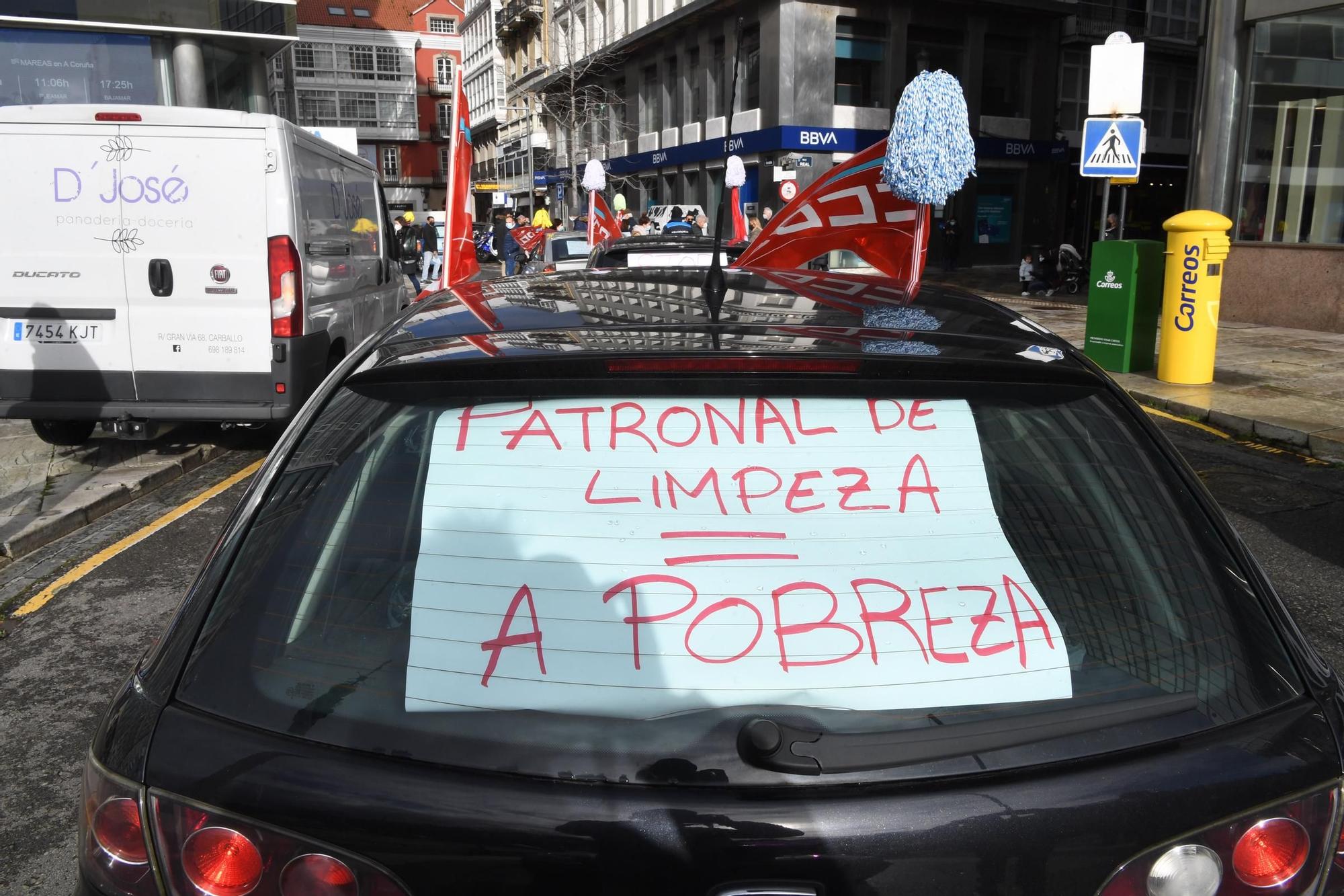 Caravana sindical en A Coruña por el convenio de la limpieza