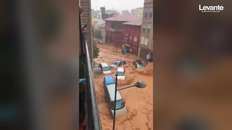 Coches flotando en Utiel