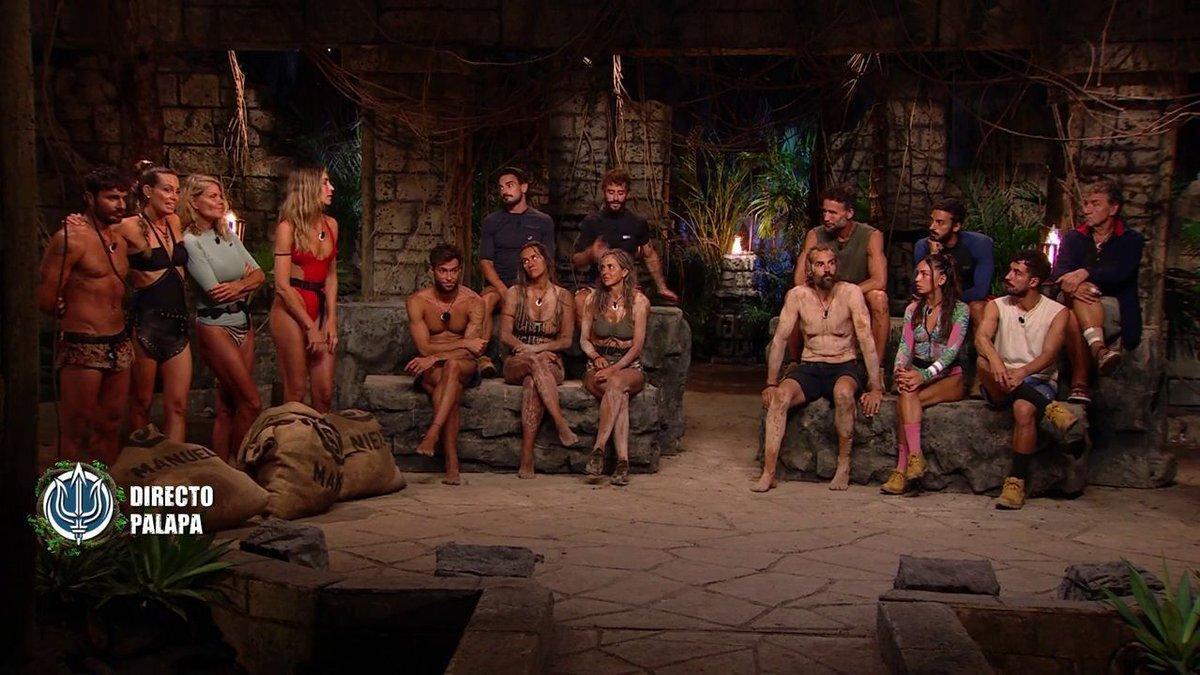 Los supervivientes durante la entrada de Makoke, Manuel y Nieves en la Palapa