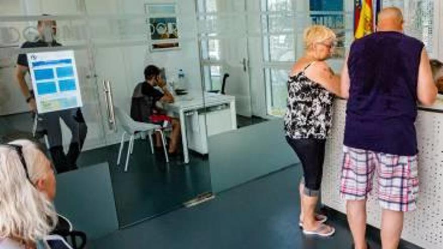 Interior de las oficinas del nuevo SATE del Rincón.