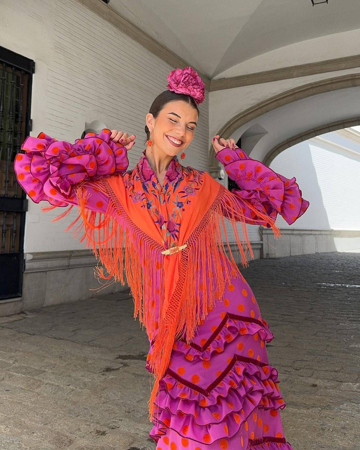 La 'influencer' Elena Gortari con vestido de flamenca en la Feria de Abril de Sevilla