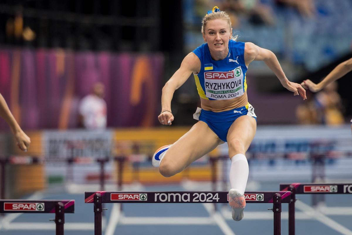 La atleta ucraniana Anna Ryzhykova, en los 400 metros valla del Europeo de Roma, el pasado 10 de junio. La atleta ucraniana Anna Ryzhykova, en los 400 metros valla del Europeo de Roma, el pasado 10 de junio.