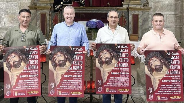 Alcalde, párroco y organizadores, en la presentación de la festividad.
