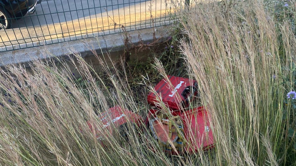 Material dañado durante el robo al parque de bomberos de Churriana.