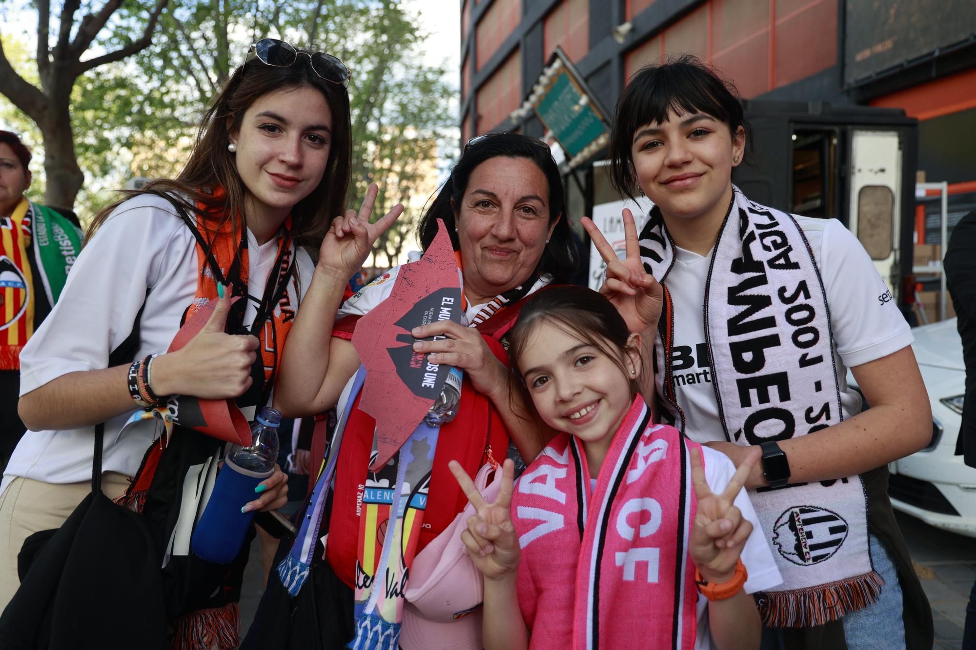 Mestalla es una fiesta en las horas previas a la final