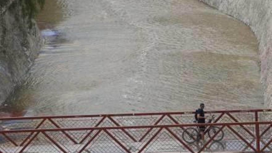 El agua pasa de largo por Elche