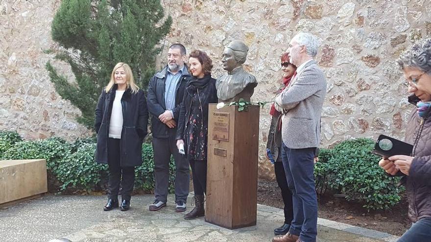 A finales de 2017 se inaugurÃ³ un busto en PollenÃ§a dedicado a Clara Hammerl.