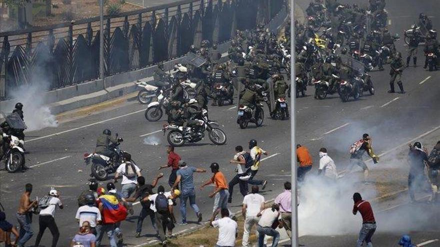 Rusia busca frenar una intervención militar en Venezuela