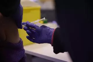 El SAS abre este viernes la vacunación de refuerzo contra el Covid a personas de 18 a 21 años