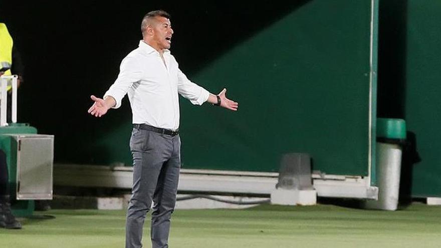 El ya exentrenador del Elche, Jorge Almirón.