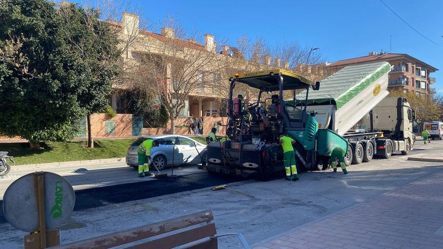Quejas por el reasfaltado de la Alameda de Cervantes de Lorca justo antes de Navidad