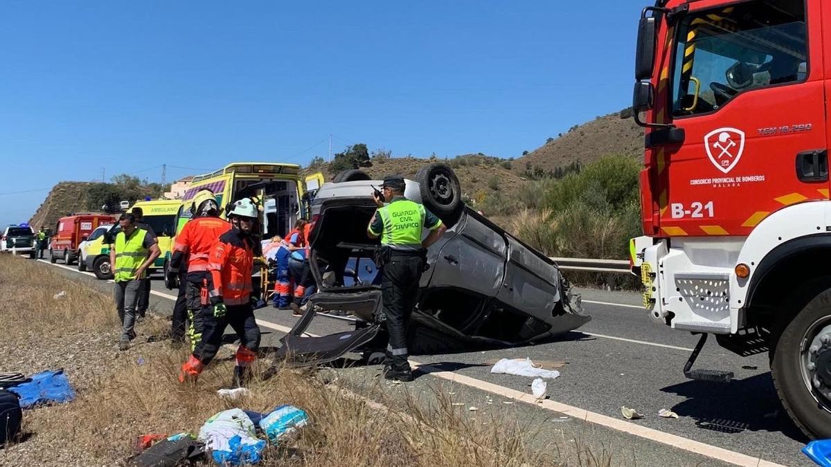 Dos heridos en un accidente de tráfico en Vélez-Málaga en el que han intervenido efectivos del CPB Málaga