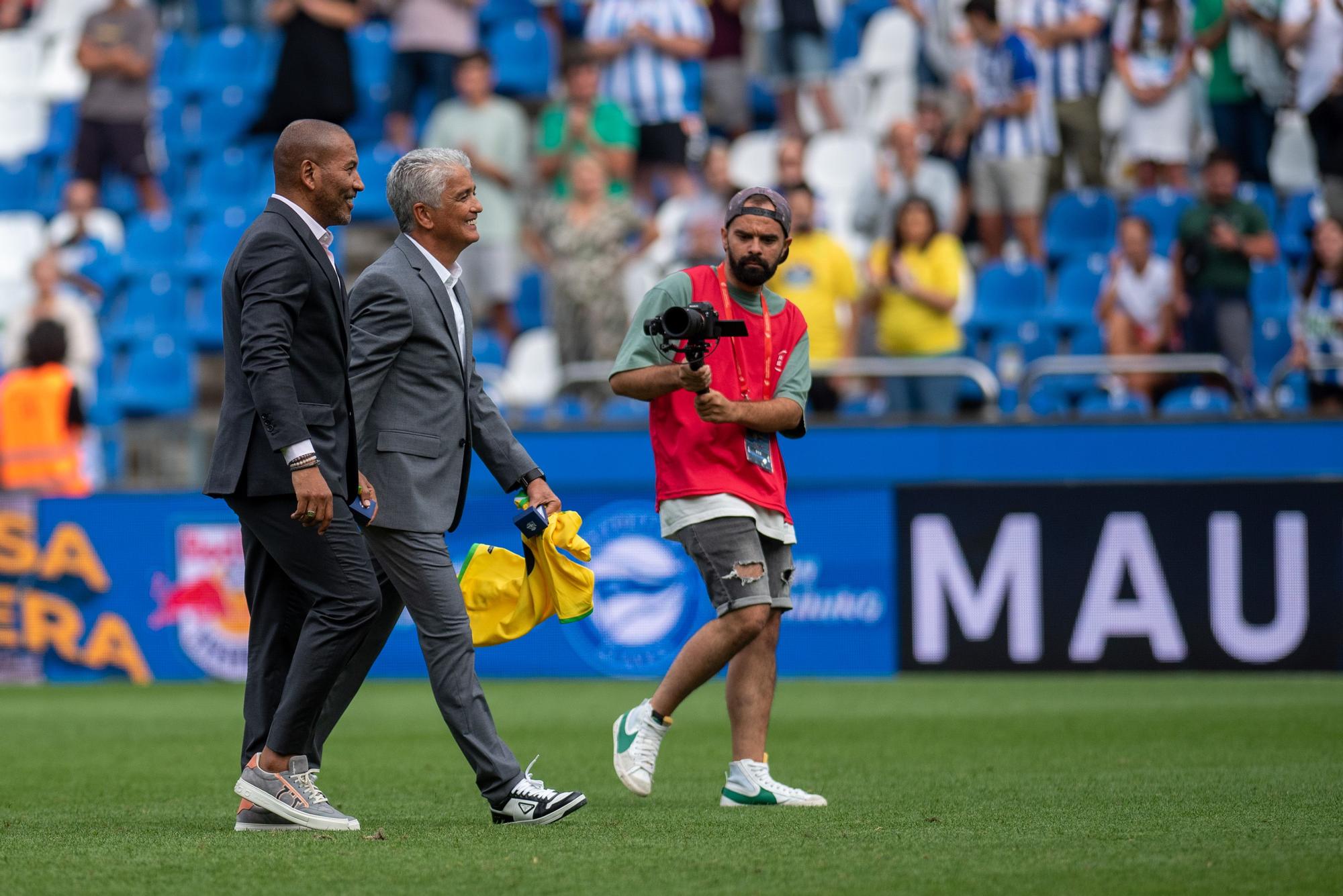 Homenaje a Mauro Silva y Bebeto en Riazor