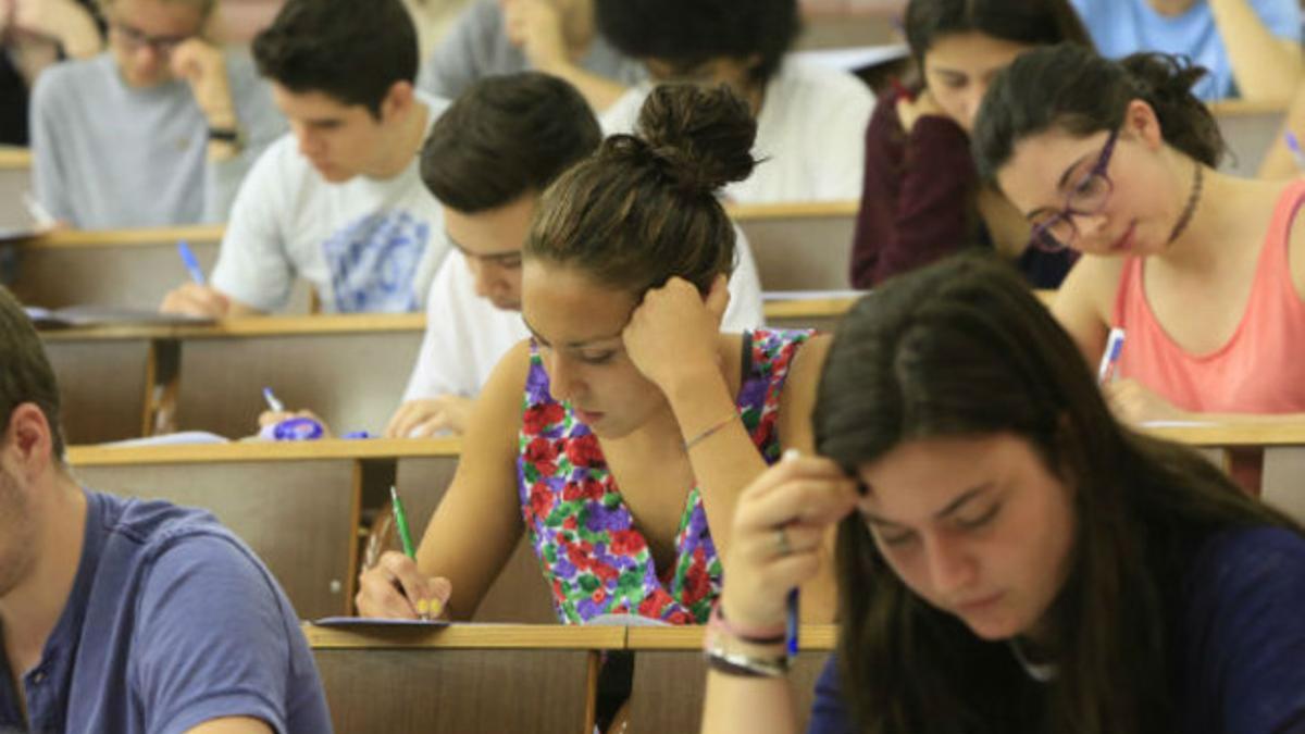 Estudiantes en las pruebas de selectividad del pasado junio, en Barcelona