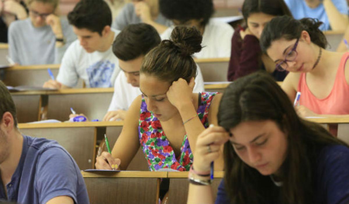 Estudiants en les proves de selectivitat d’aquest dimarts, a Barcelona.