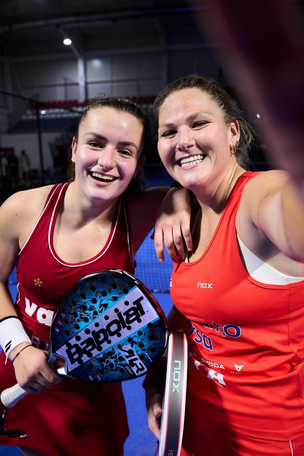 Martina Calvo y Aranza Osoro celebran su primer triunfo