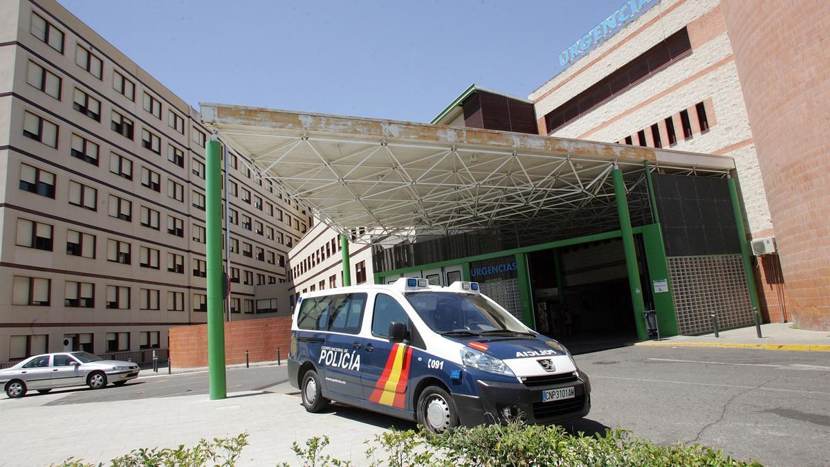 Imagen de archivo de la Policía Nacional en el Hospital de Mérida.