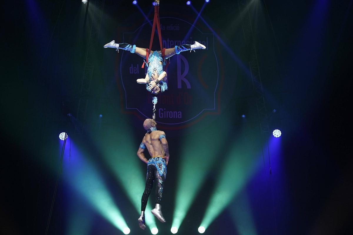 Les fotos de l'espectacle Blau del Festival del Circ de Girona 2026