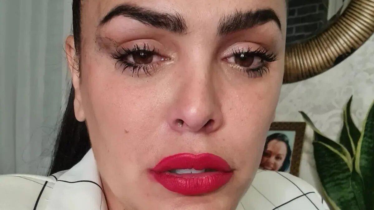 Preocupación por el estado de salud de Amor Romeira tras acudir a una clínica: "No se asusten"