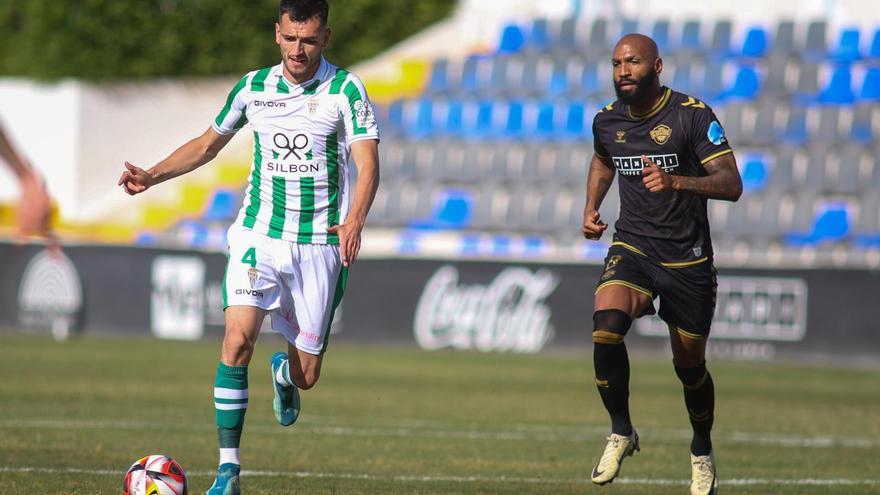 El Córdoba CF tira de coraje para tumbar al Intercity