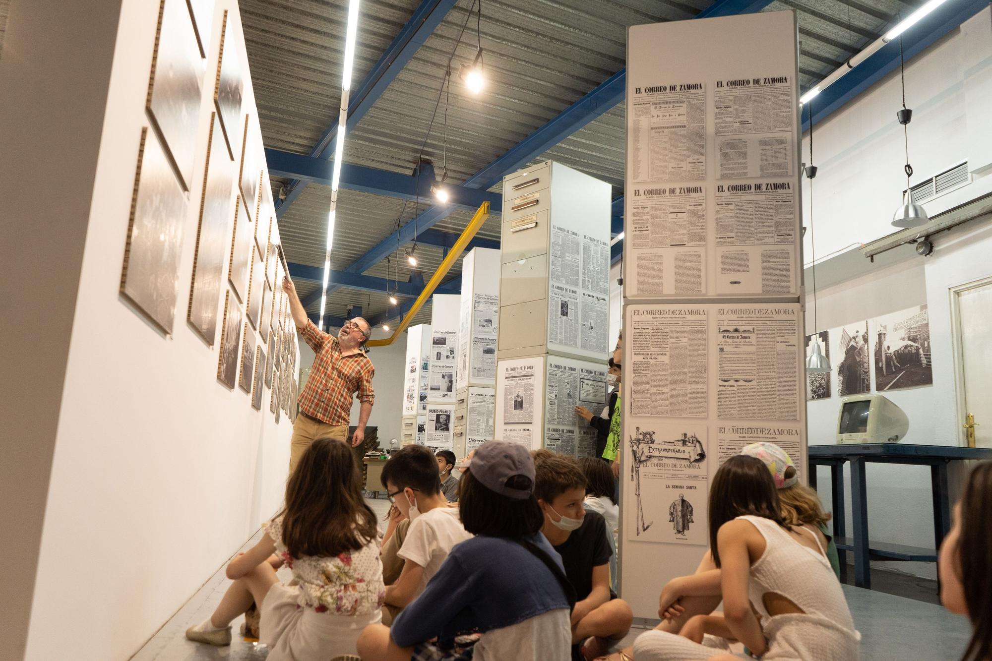 Visita de alumnos del colegio Sagrado Corazón de Jesús al periódico.