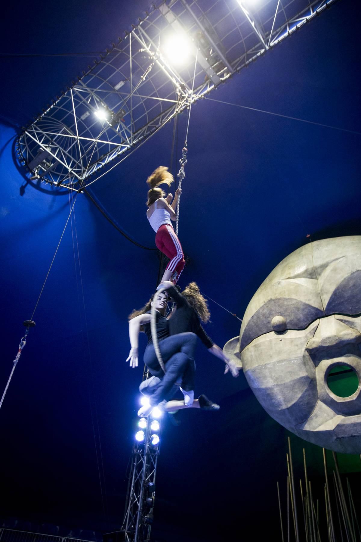 Circo italiano: con la tierra a cuestas