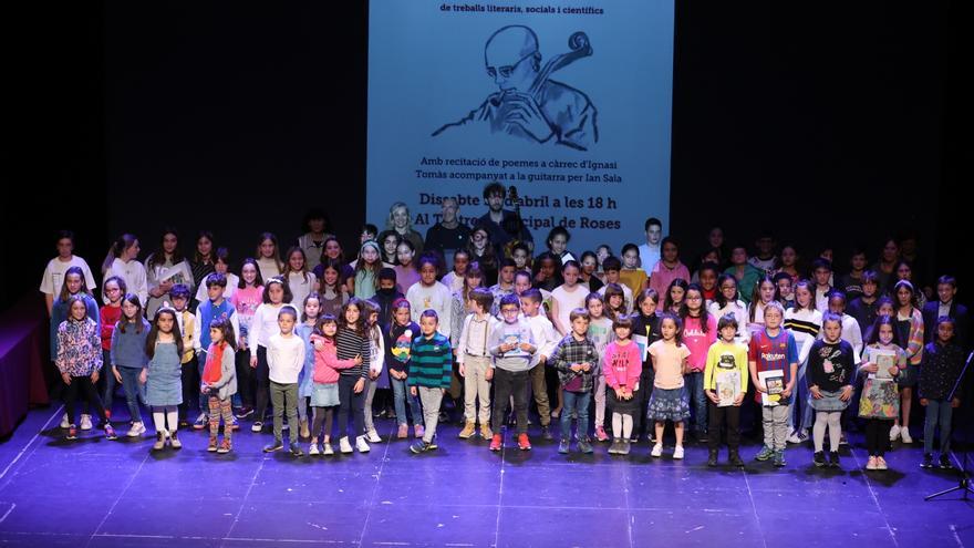 Òmnium ha engrescat 530 alumnes d’escoles de tot l’Alt Empordà a recitar poemes